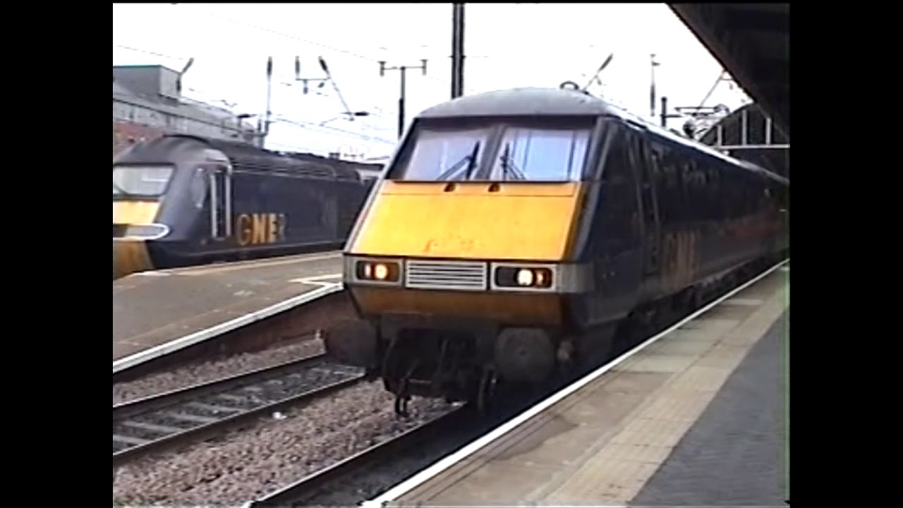Newcastle with GNER and Northern Spirit services. 10/08/2002