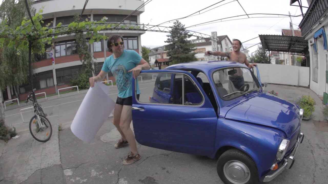 MEL CAMINO   U magli od vanilije