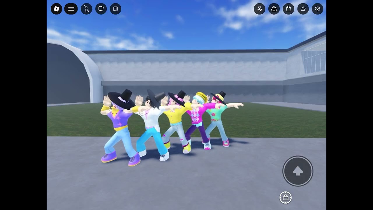 Saja boys dancing to Anti Fragile @LESSERAFIM_official