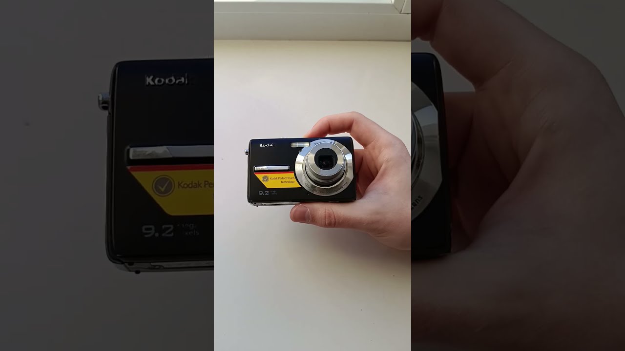 📸 Facebook album pocket camera &mdash; Kodak EasyShare M320 compact digital camera #Y2K #2000s #Digicam