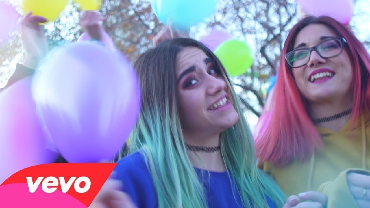 ÉCHAME LA CULPA (Videoclip CON SUSCRIPTORES) | Claudia y Carla Laubalo