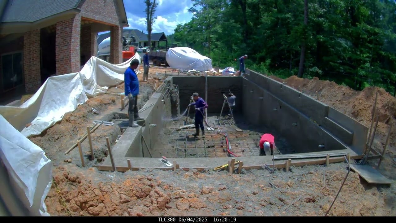 SHOTCRETE TIMELAPSE OF POOL SHELL