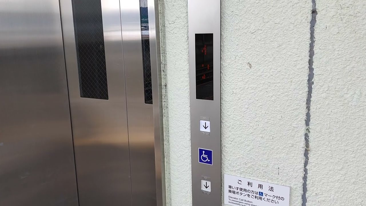 北越急行十日町駅のエレベーター