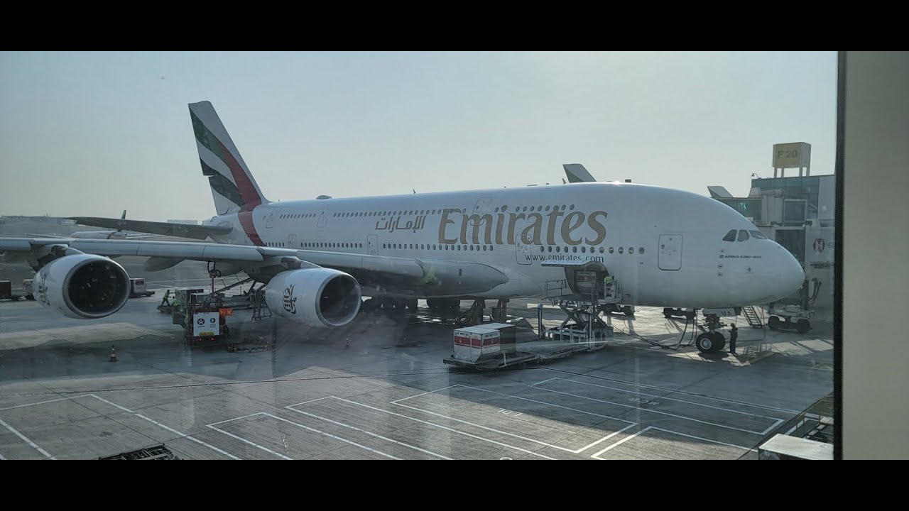 Emirates Airline | Dubai airport | Girls trip