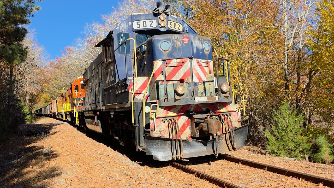 Chasing 3 GP38s On Chesapeake And Albemarle With A Loud RS3L
