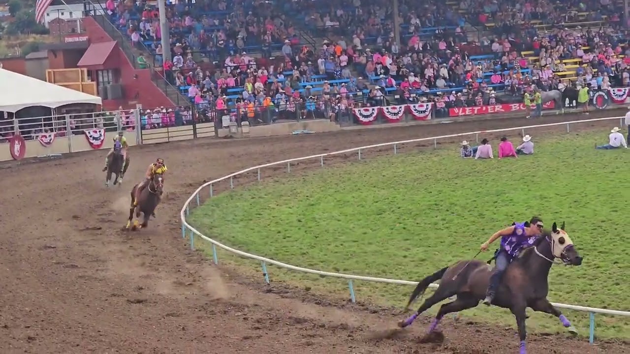 Pendleton Round Up,  Indian Bare Back Relay!!