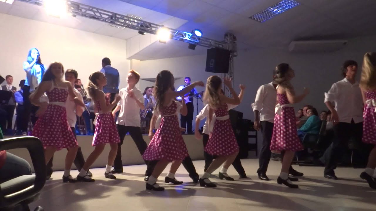 Banho de Lua - Orquestra Canto e Dança 2014 do Colégio Medianeira