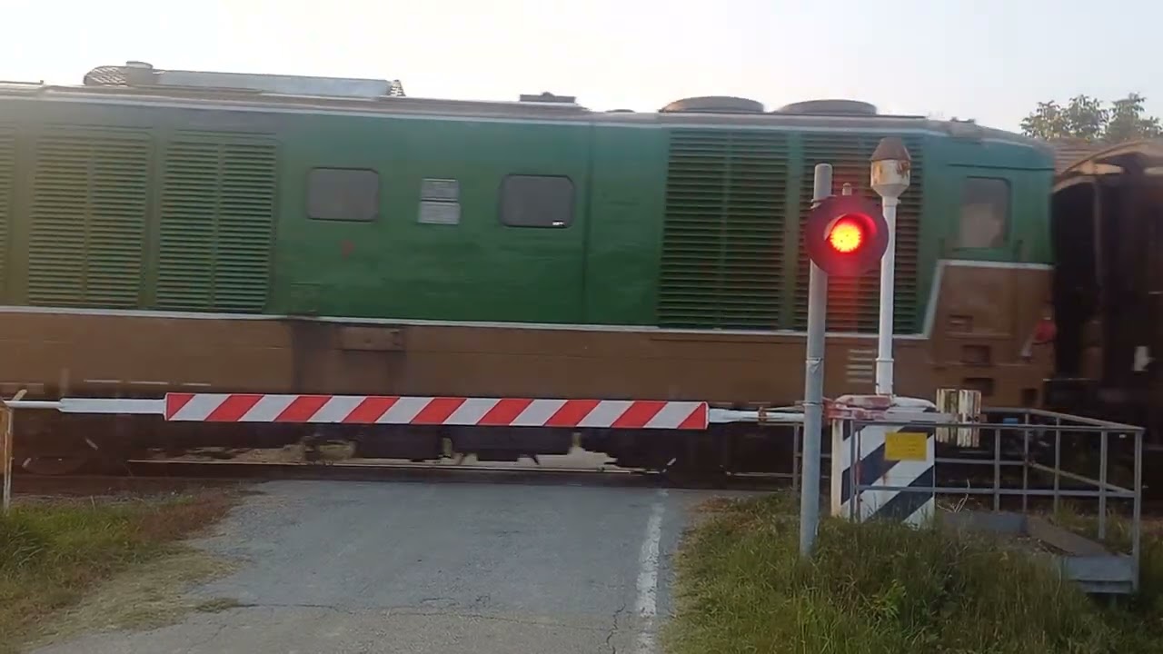 Passaggio a livello Calamandrana (AT) Regione Quartino - Level crossing - Spoorwegovergang