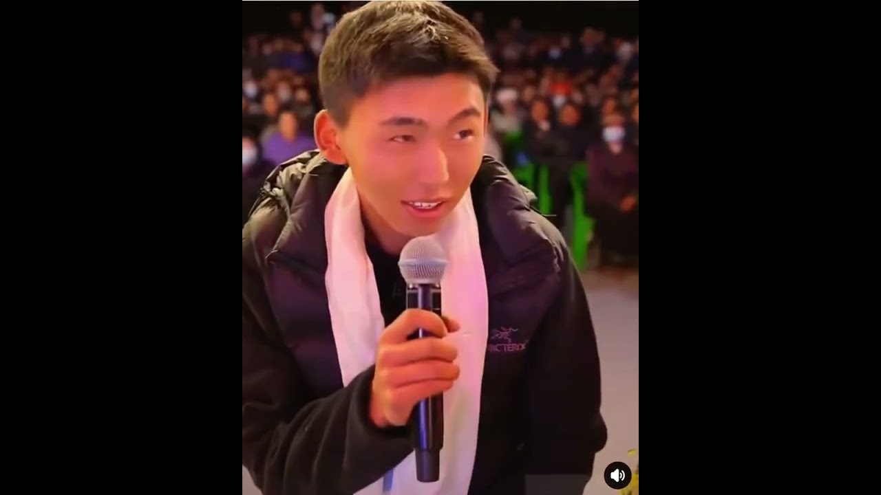 ངོ་མ་ཤེས་མཁན་གཉིས་བསྙན་སྟོན་བྱེད་པ་