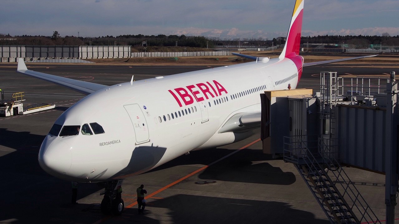 2017/01/14 Iberia 6800 Announcement: Tokyo Narita - Madrid