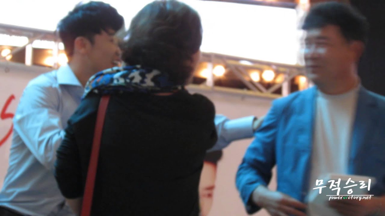 130914 'Let's Talk About Love' 승리 마지막 팬싸인회
