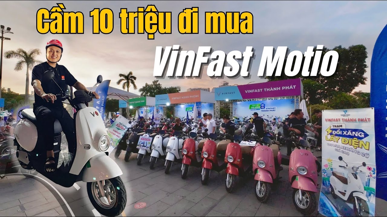 Мы вдвоем поехали покупать машину VinFast Motio.