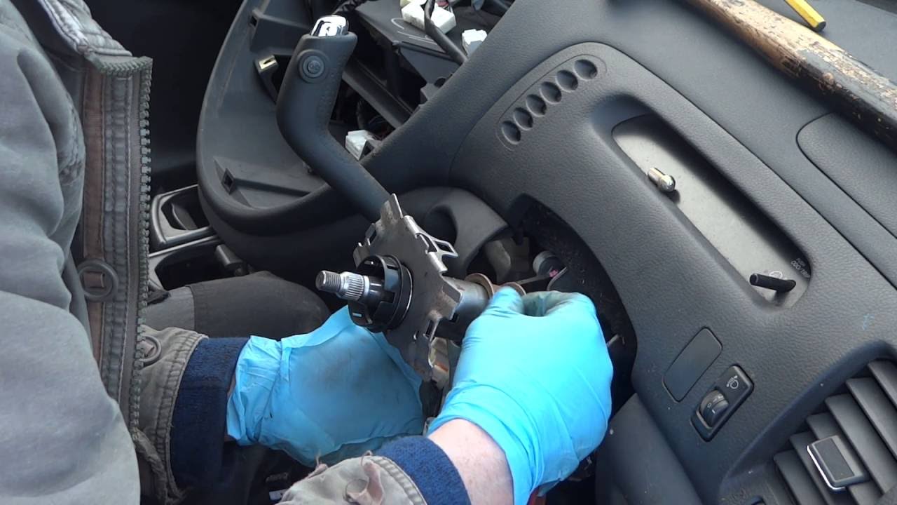 Toyota Previa Steering wheel and key barrel removal