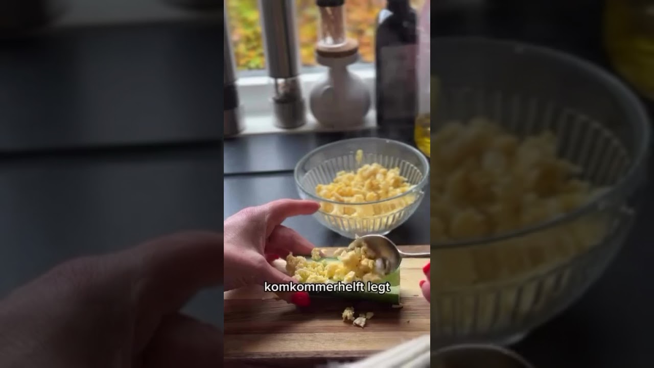 Lunchidee nodig Deze gevulde komkommer is z&oacute; simpel en snel. Perfect voor warme zomerdagen. 🥒🍳...