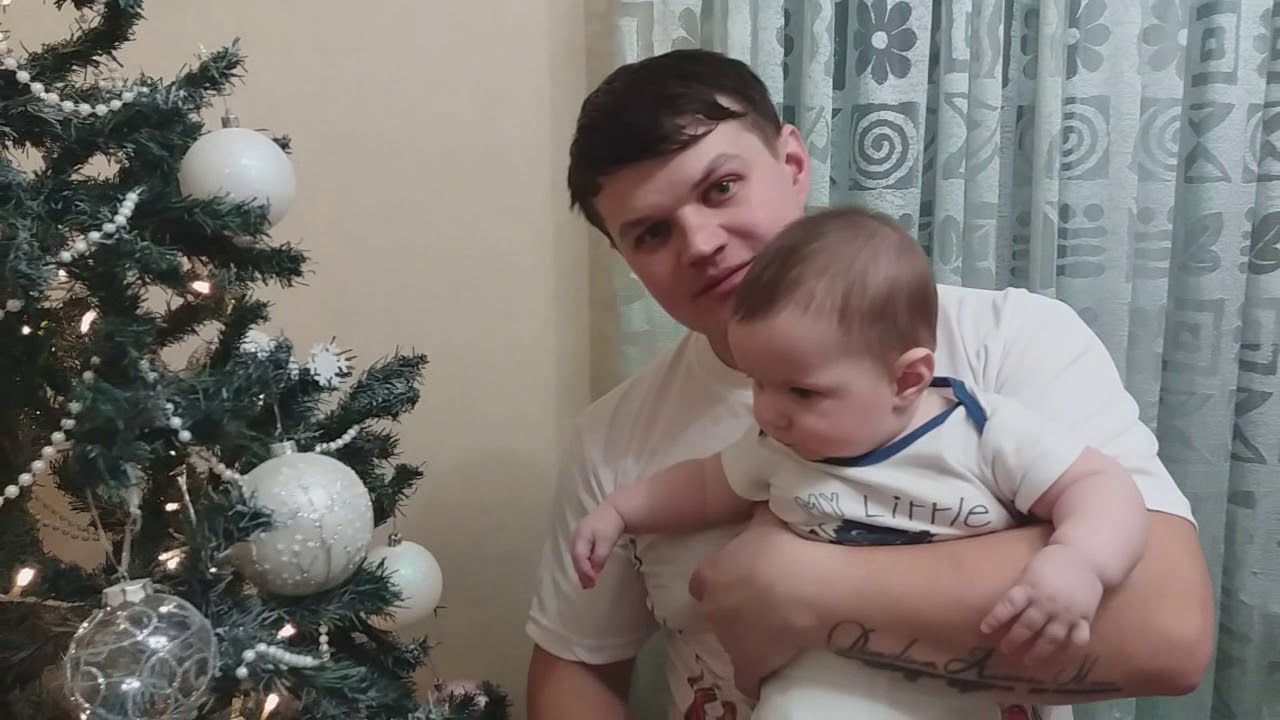 Наряжаем елку! С наступающим!