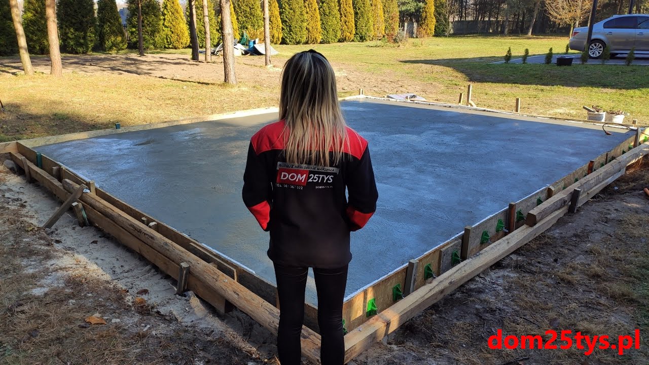 ZALEWANIE PŁYTY | BUDOWA GARAŻU NA CZOŁG  ODC 2 #domza25tysięcy