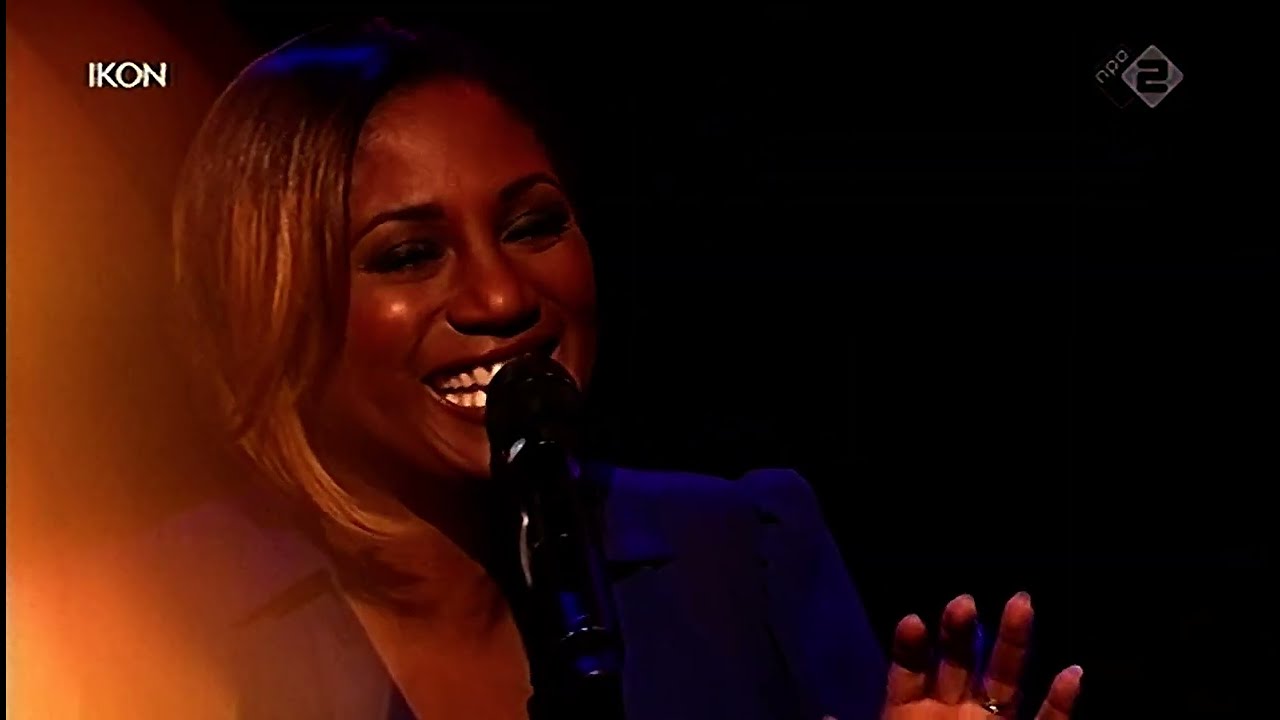 Berget Lewis,Trijntje Oosterhuis,Edsilia Rombley&Metropole Orkest - Lippen - Uit Liefde 27-12-15 HD