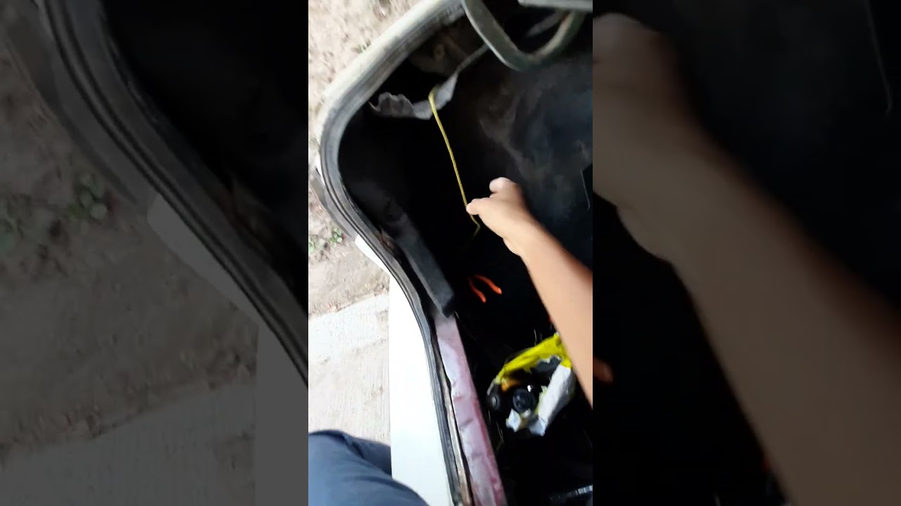 seguro de cajuela sentra 96..