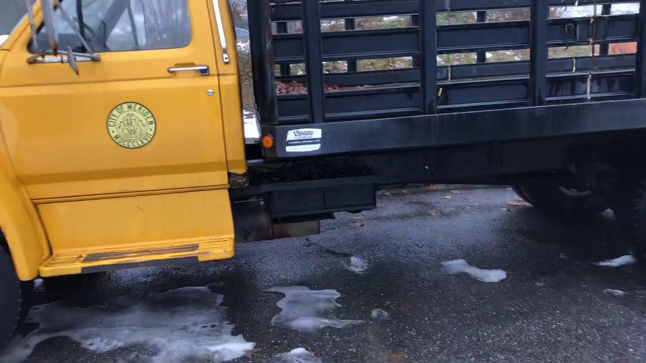 Ford F700 8.2 Detroit Diesel 1986 года: холодный запуск и осмотр