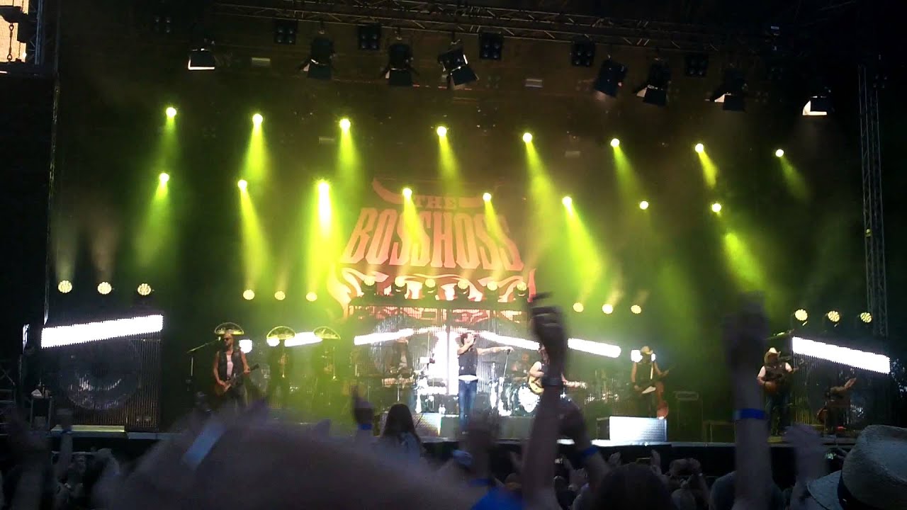 05.09.2014 - The BossHoss - Flames of Fame - Bonn, Kunstrasen