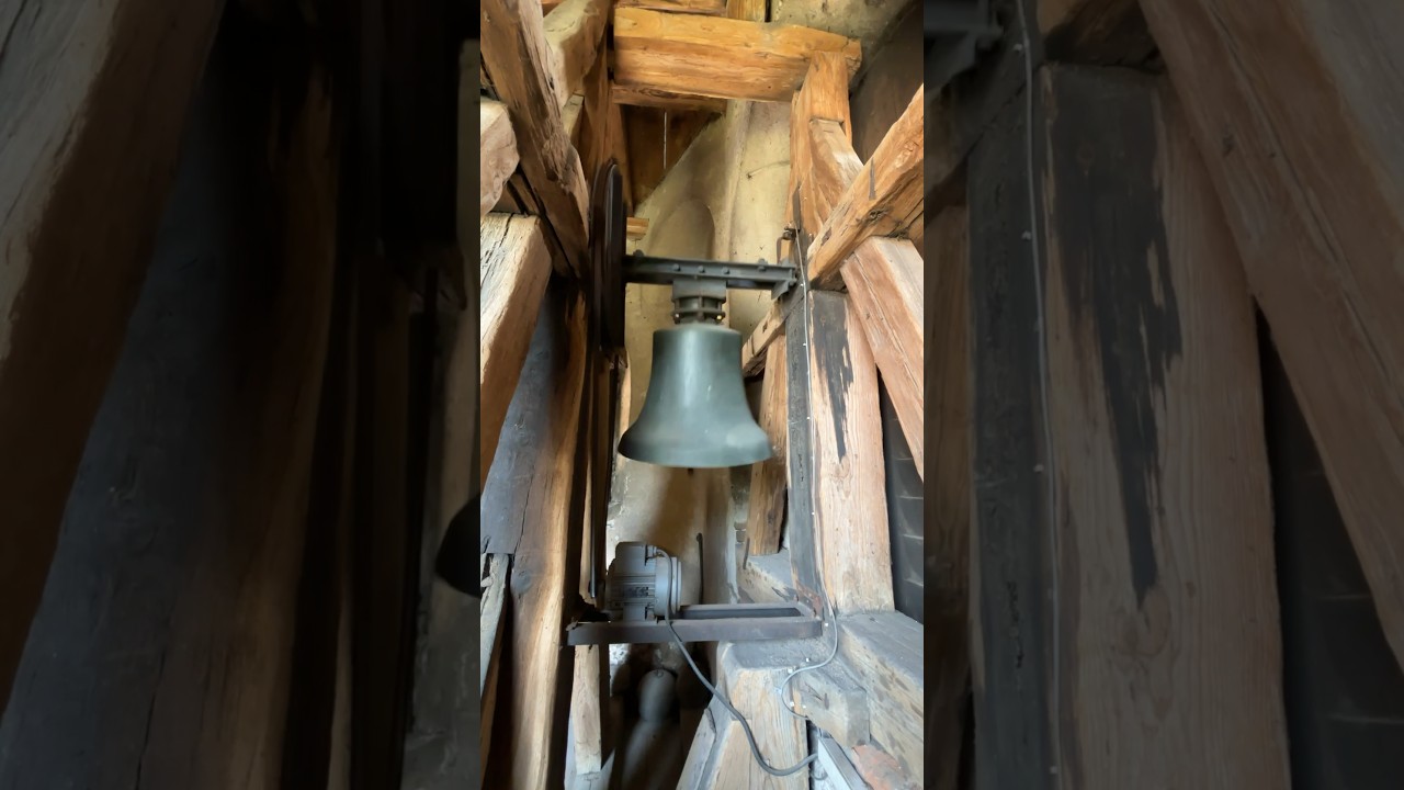 Zvon - kostel Nejsvětěj&scaron;&iacute; Trojice, Vladislav u Třeb&iacute;če / Church bell - Vladislav (CZ)