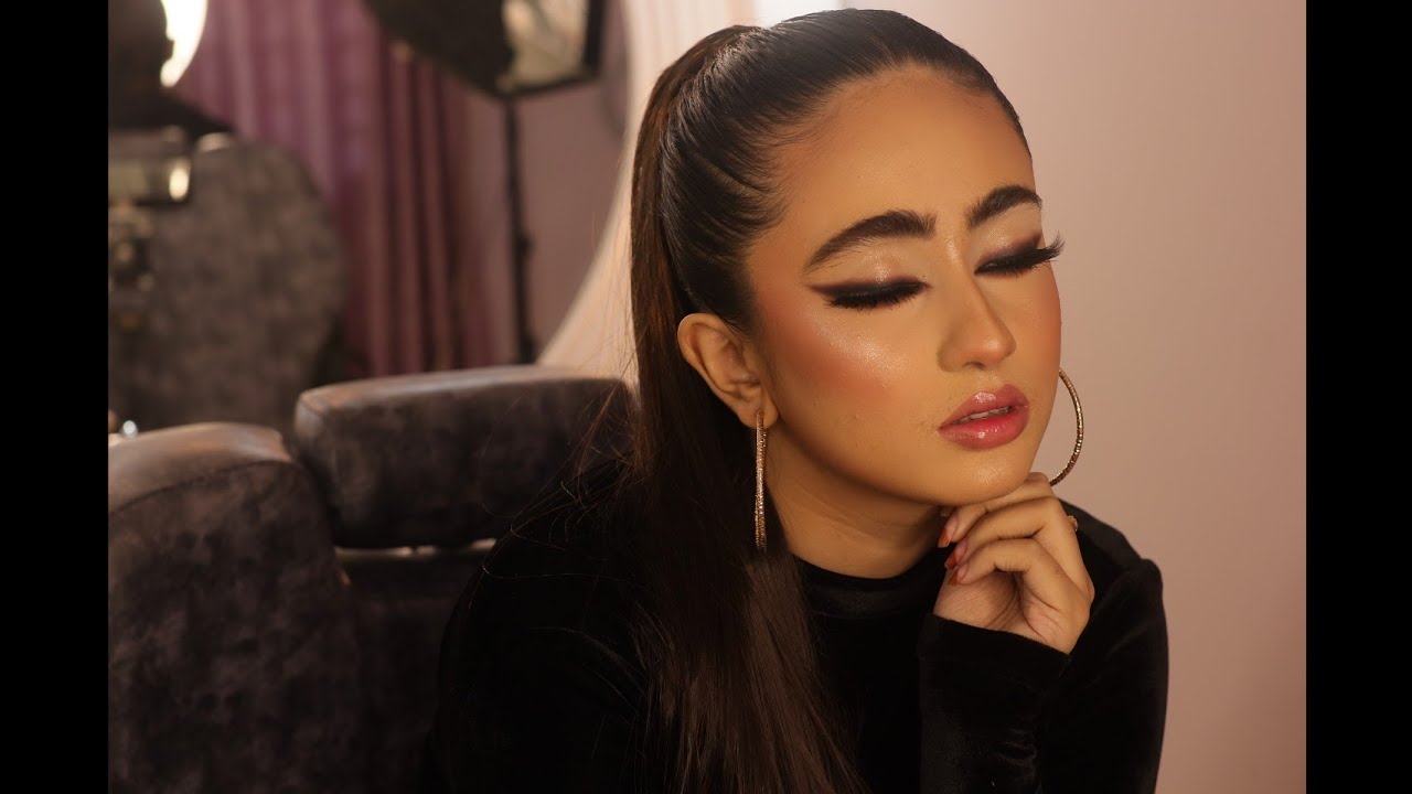 Getting my makeup done by @RaisaNaushin | BTS | grwm