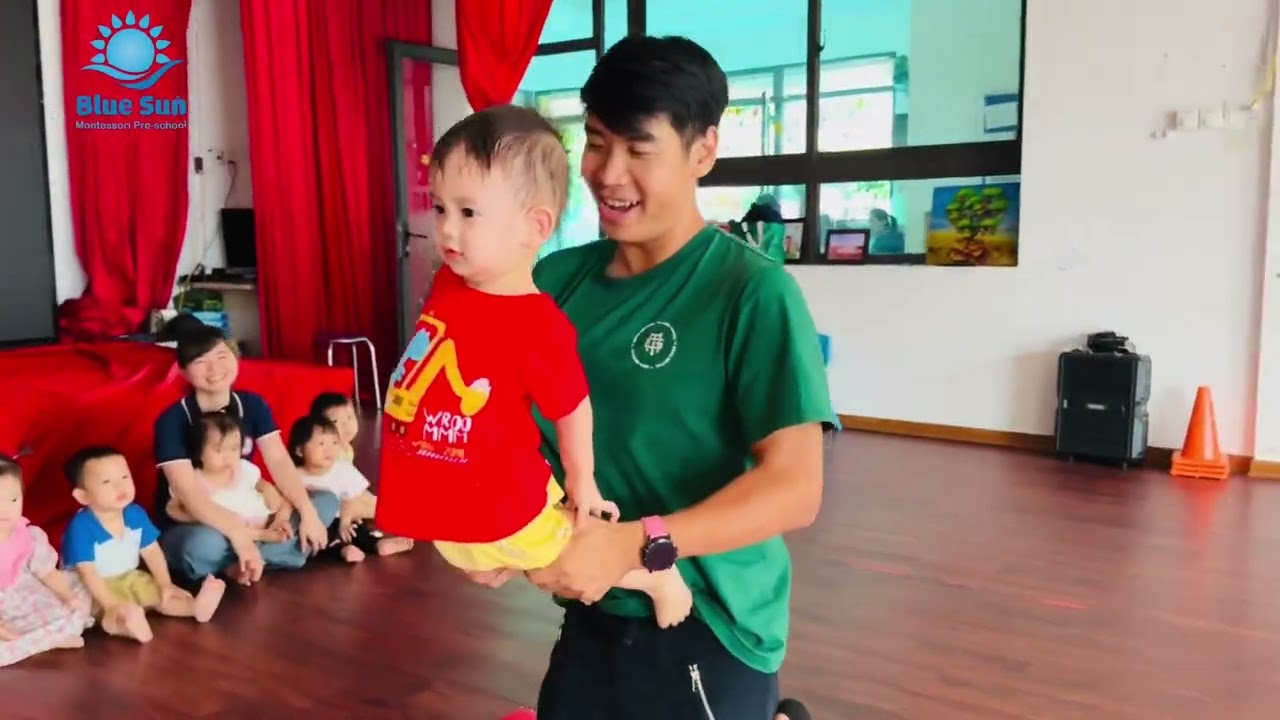 TRẺ EM TẬP GYM SIÊU ĐÁNG YÊU TẠI BLUE SUN