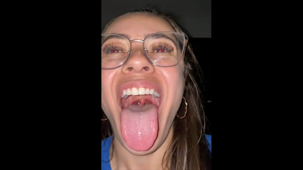 Long Tongue Girl 370
