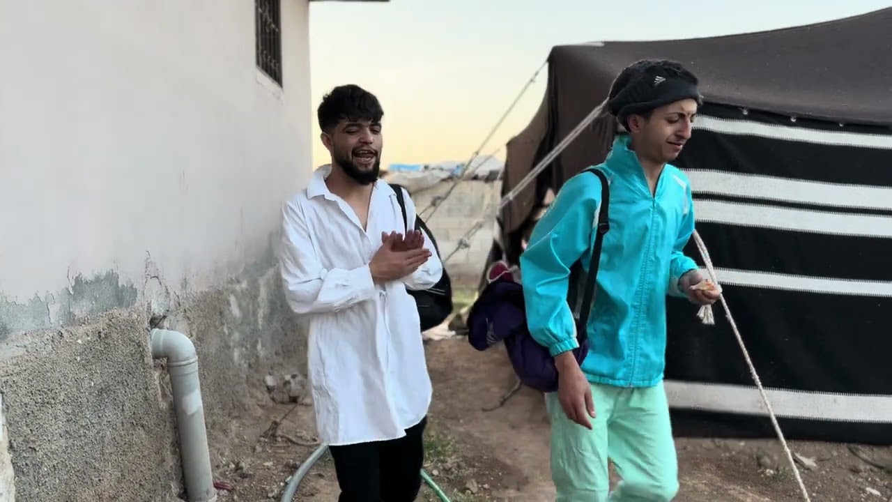 لما امك تفيقك لحتى تروح ع مدرسة وانت مو كاتب الدروس😂