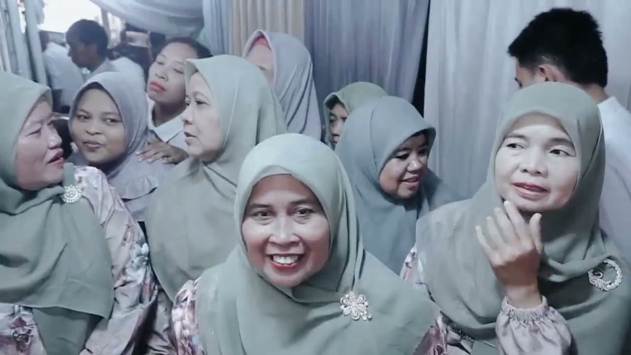 Momen syukuran pernikahan