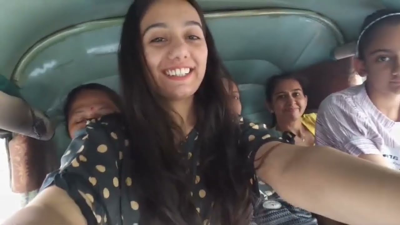 Mumbai in Day - 2 soping time 😊👜👛😊