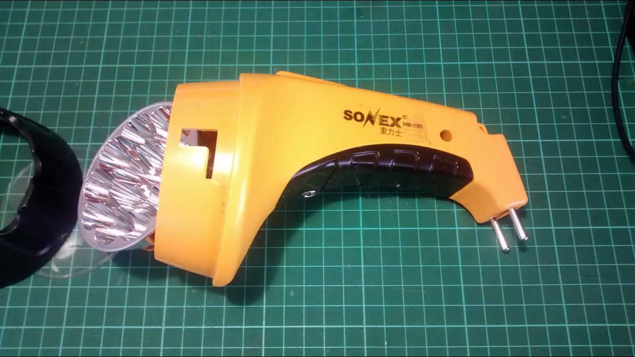 Que tiene adentro? #7: Linterna led recargable