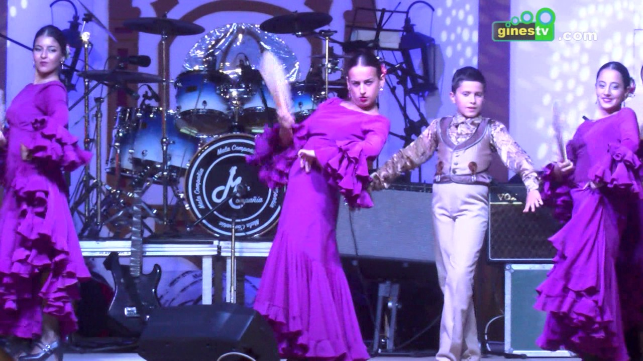 Actuación de la Escuela de Baile Sonia López en la Feria de Gines