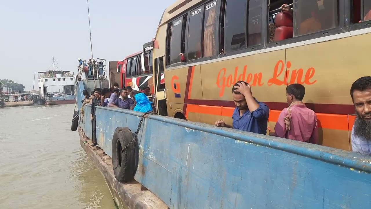 রো রো ফেরি দুটি দৌলতদিয়া ও পাটুরিয়া ফেরিঘাটে যাতায়াত এর সময় #viral #trending #viralvideo #vlog 