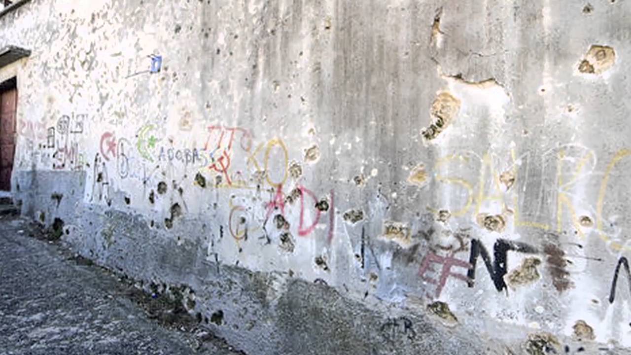 Street Art Mini Documentary / The Dark / Art on the Edge