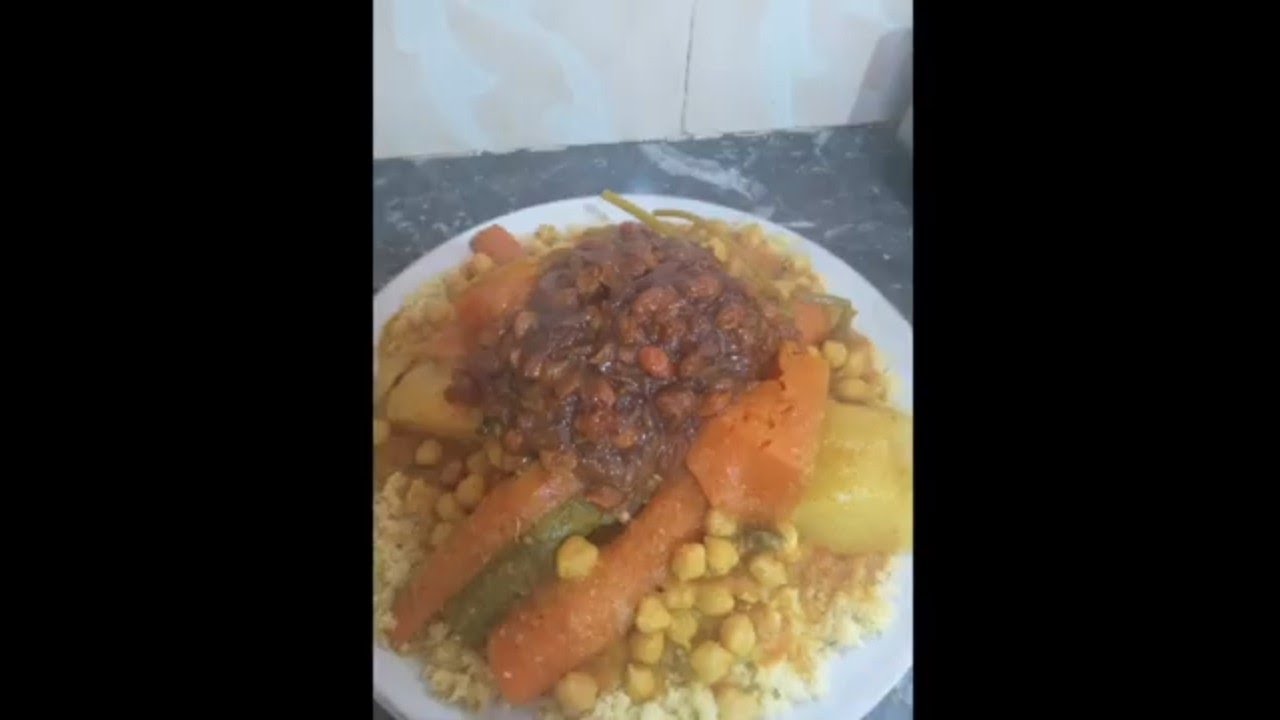 كسكس بالدجاج والبصلة معسلة والبنة حاضرة😋