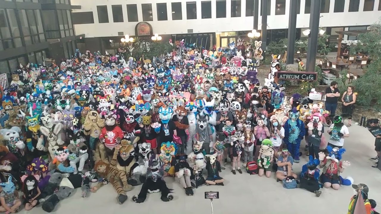 FurEH! 2024 Fursuit Photoshoot 📷