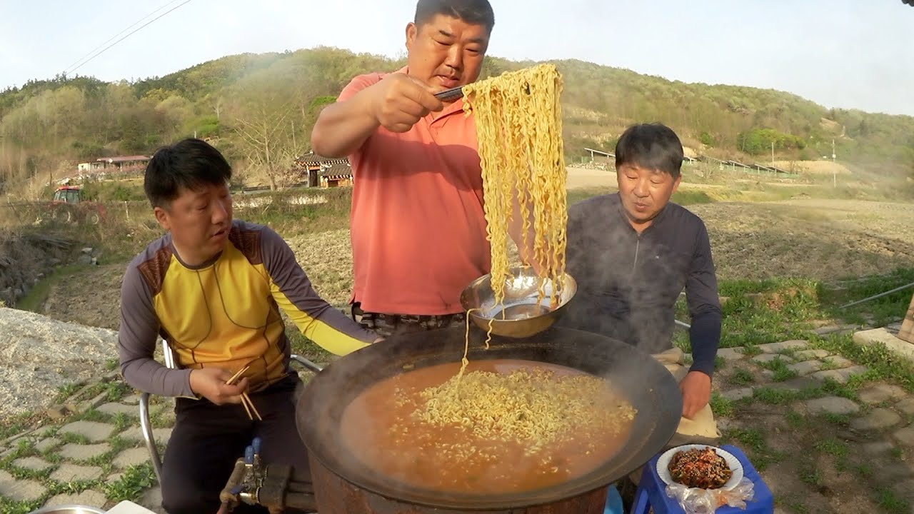 큰형이 잘 끓이는 고소하고 진한 들깨라면 [Perilla seeds instant noodles]