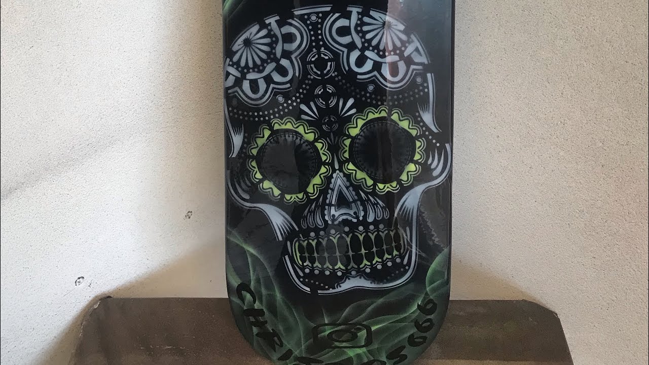 Painting a skateboard