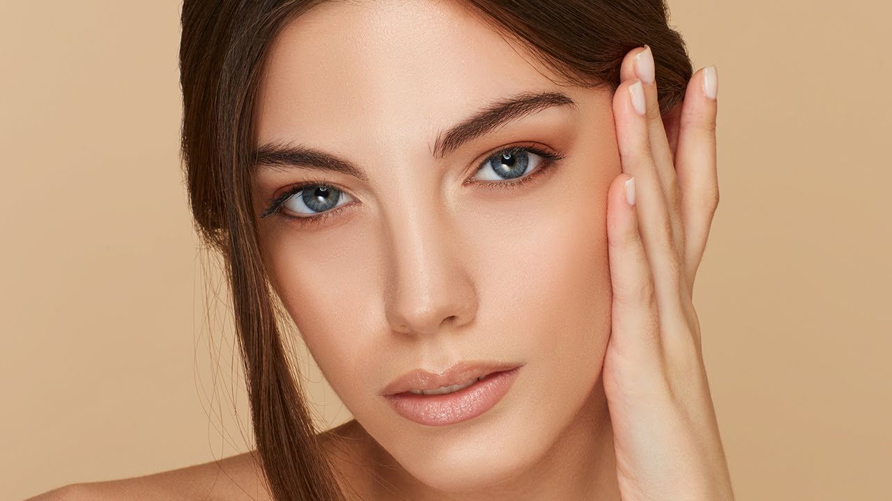 Siero viso anti et&agrave; per combattere le rughe . BLOOMING SERUM | SKINCARE COLLECTION