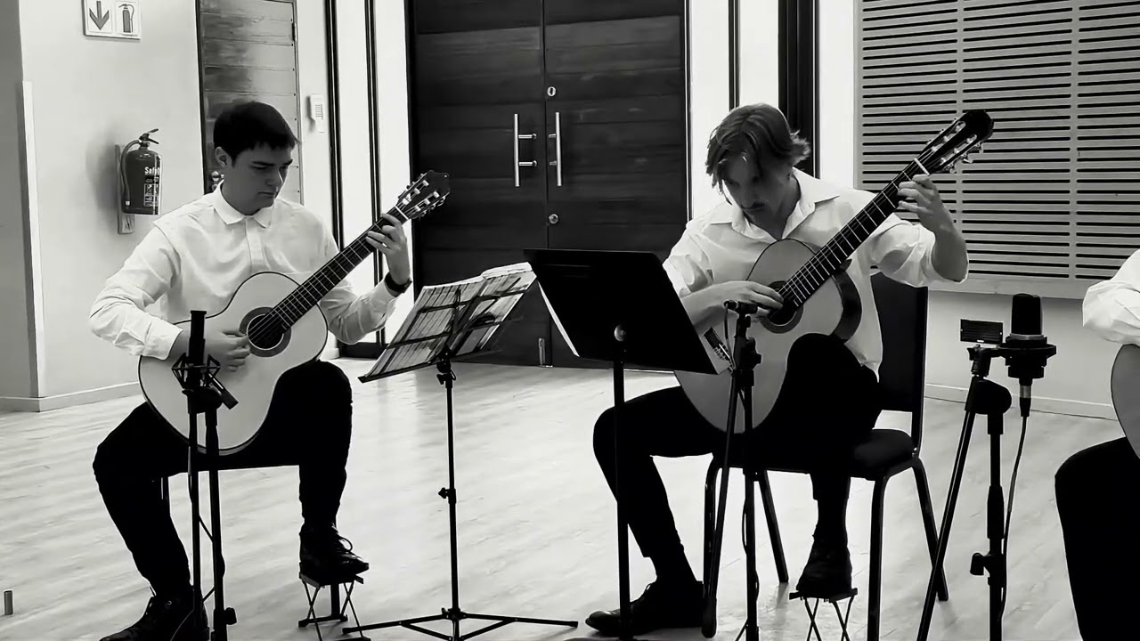 Rondo in C Major by Jan Wiese | Mateloos Classical Guitar Quartet