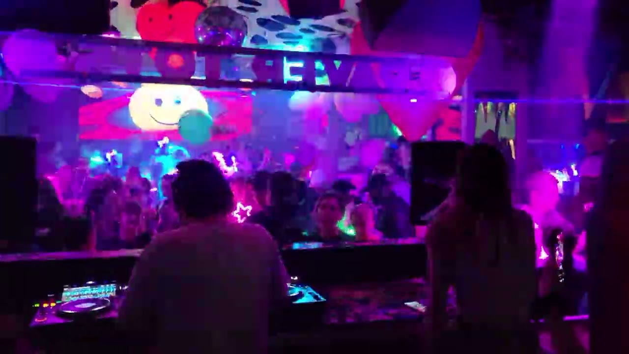 Big up @RaverTots had an absolute blast playing for you today in Canterbury with @LeanneLouiseMusic 