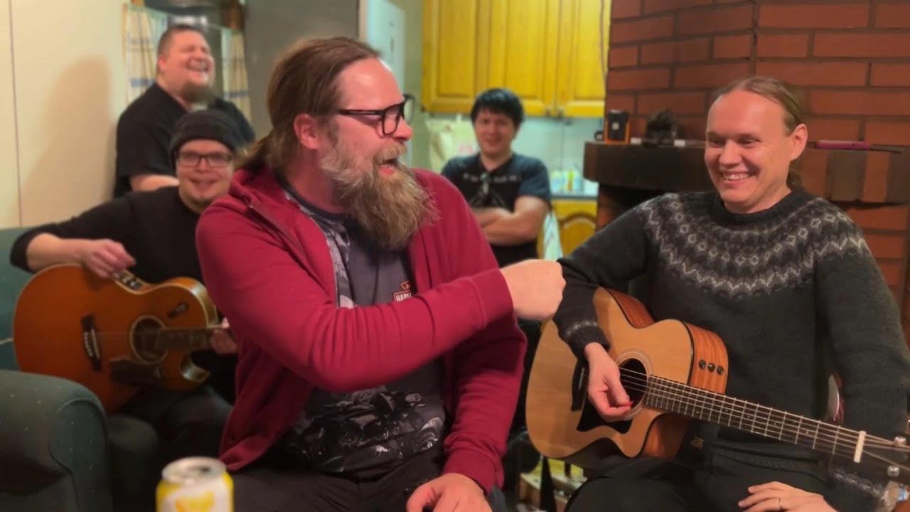 The Ukkometsot - Sukkula Venukseen (Kikka cover) Hustu Semilive