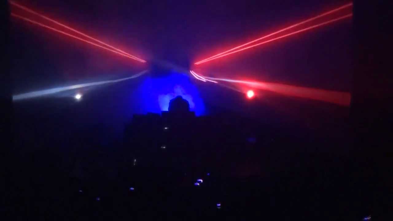 kavinsky - Odd Look (Live)