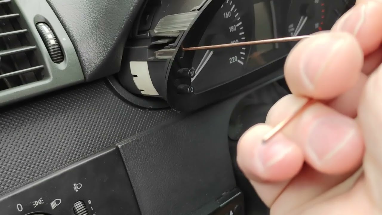 MB Vito639 Dash Снятие щитка приборов