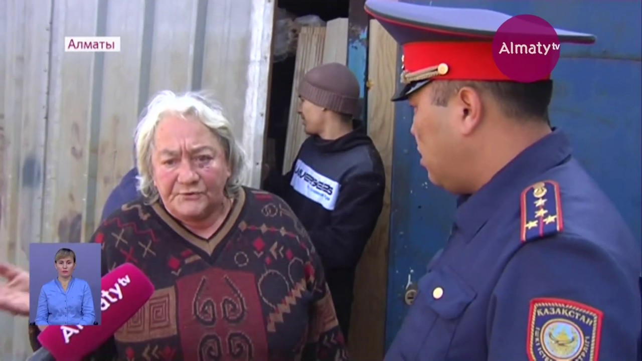 В Алматы не утихает стихийная торговля возле рынков в мкр. Тастак (02.10.19)