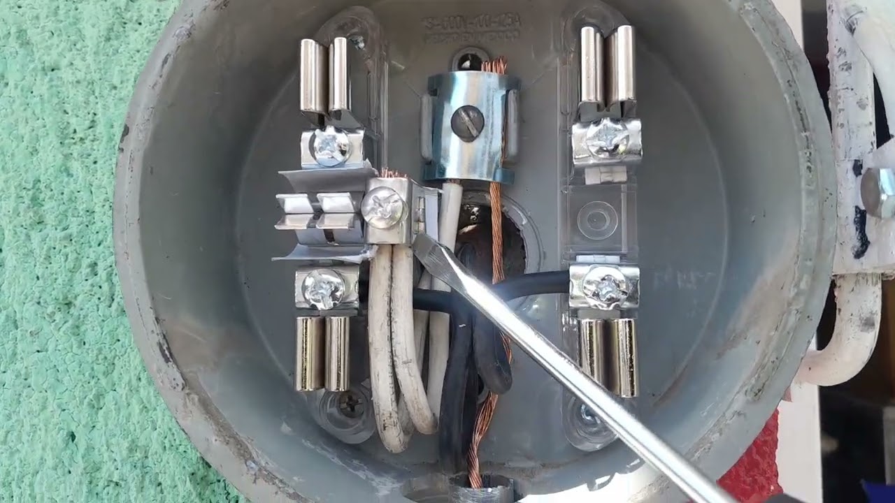 Instalar 5ta terminal para medidor CFE a 220v