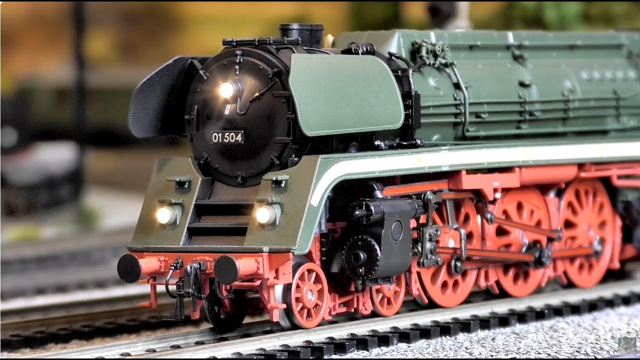 New 2025 Marklin Trix 25905 Class 01 504 German Express Locomotive with Sound