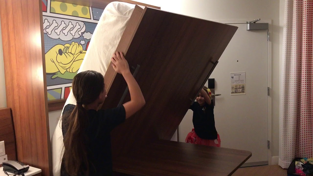 Pop Century refurbished room (pulling down the bed)