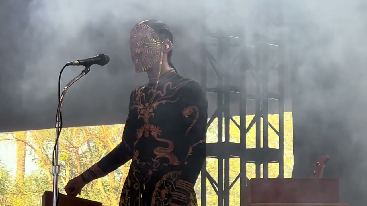 Glass Beams - Mirage @ Coachella